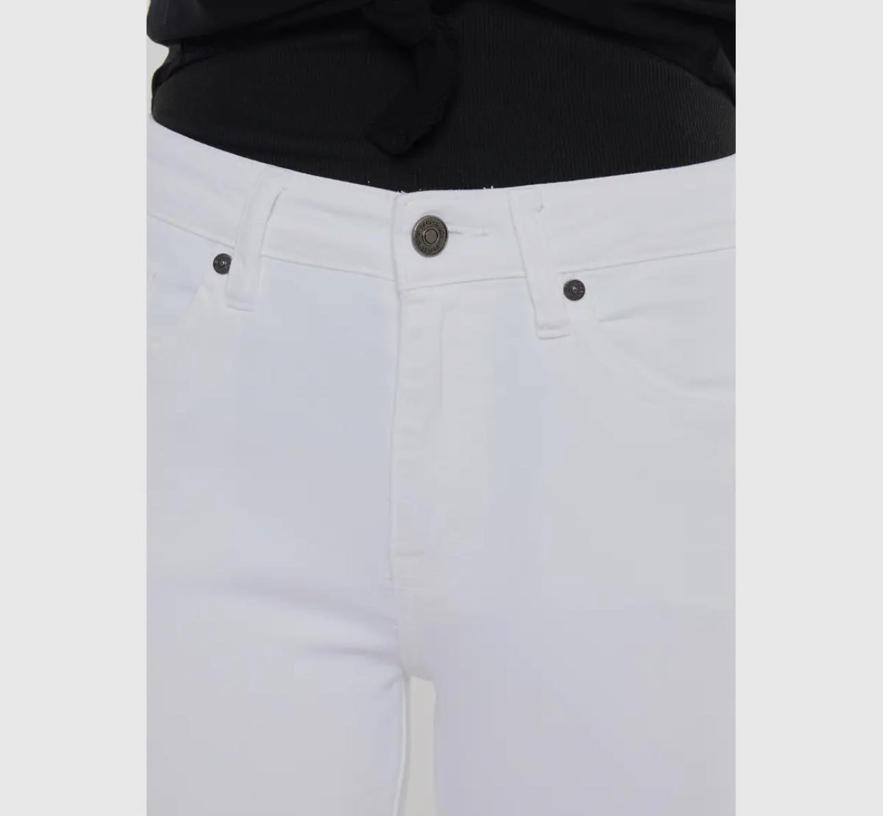 KanCan White Cropped Jeans With Frayed Hem
